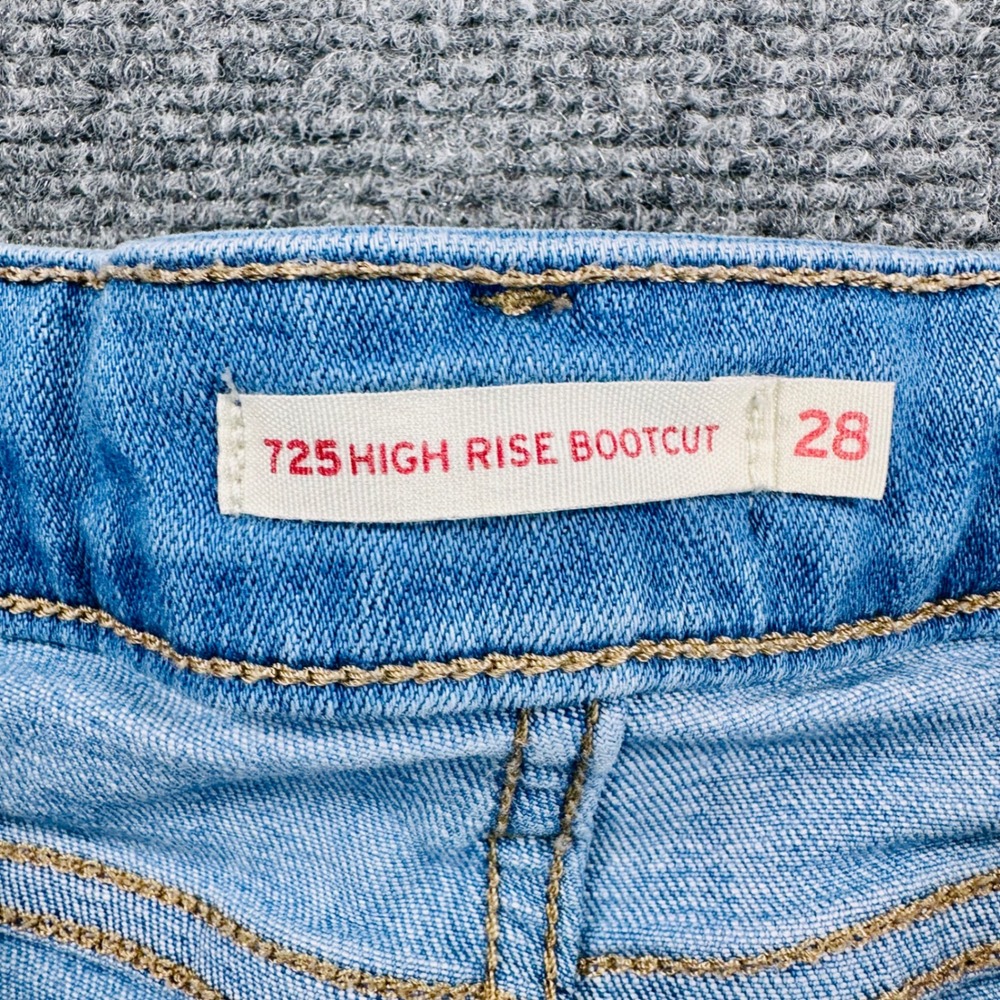 Levis 725 High Rise Bootcut Jeans Womens 28x32 Medium Wash Blue Slim 18759-0086 - Picture 8 of 14